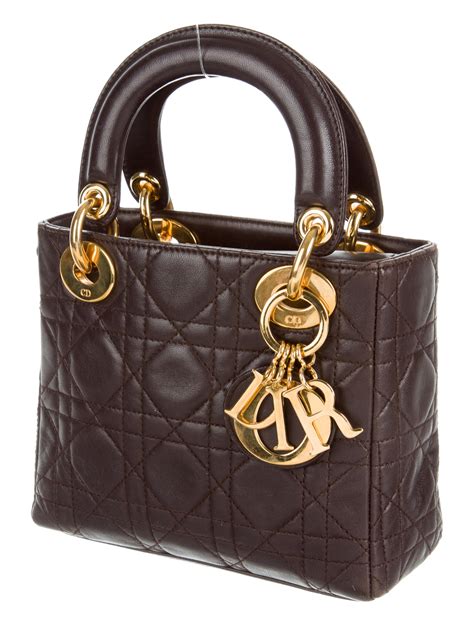 Dior handbag lady. Things To Know About Dior handbag lady. 